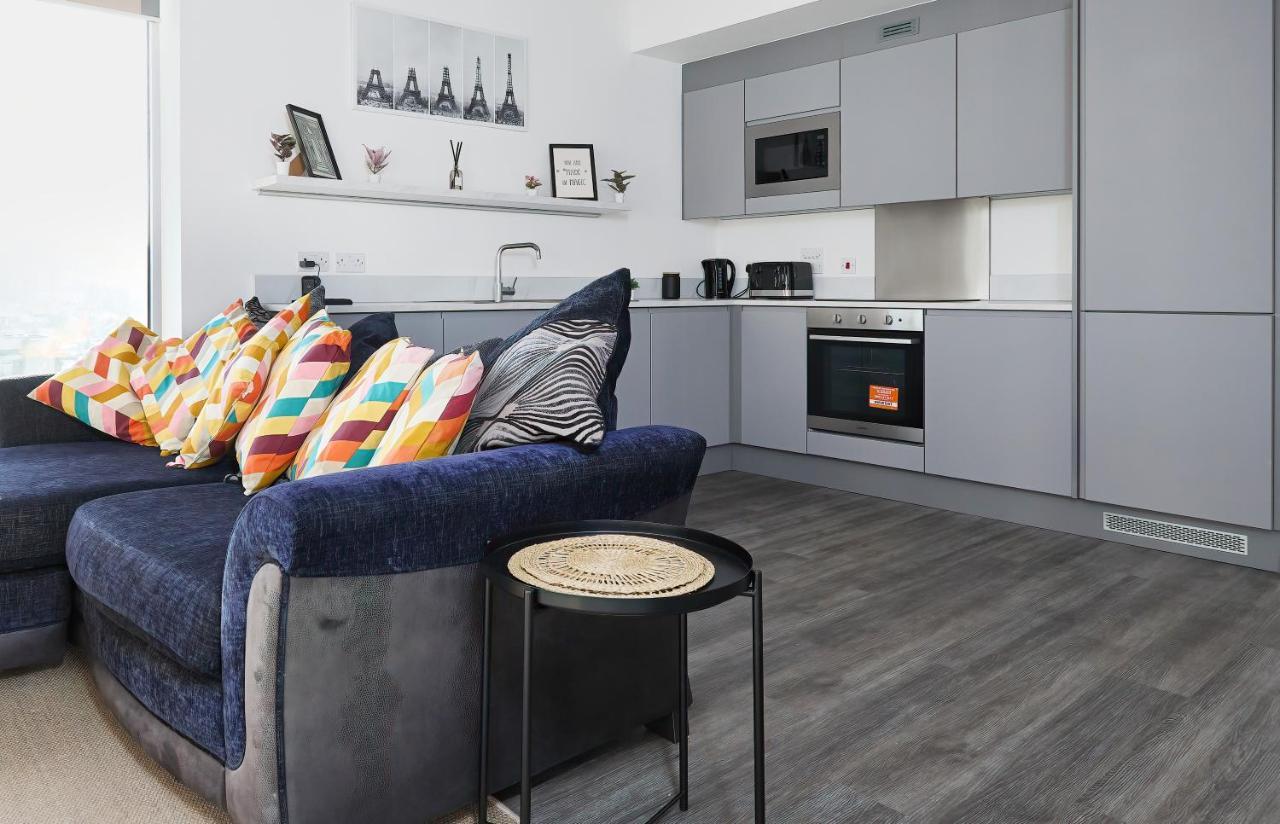 Morden Lovely 3Bedroom Apartment London Abbey Wood Екстериор снимка