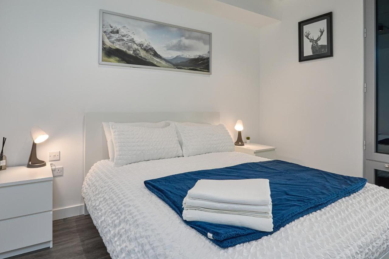 Morden Lovely 3Bedroom Apartment London Abbey Wood Екстериор снимка