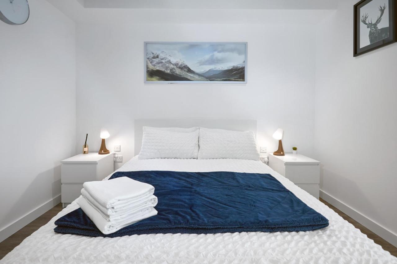 Morden Lovely 3Bedroom Apartment London Abbey Wood Екстериор снимка