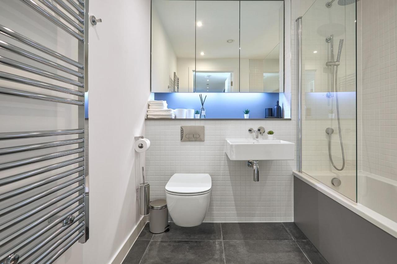 Morden Lovely 3Bedroom Apartment London Abbey Wood Екстериор снимка