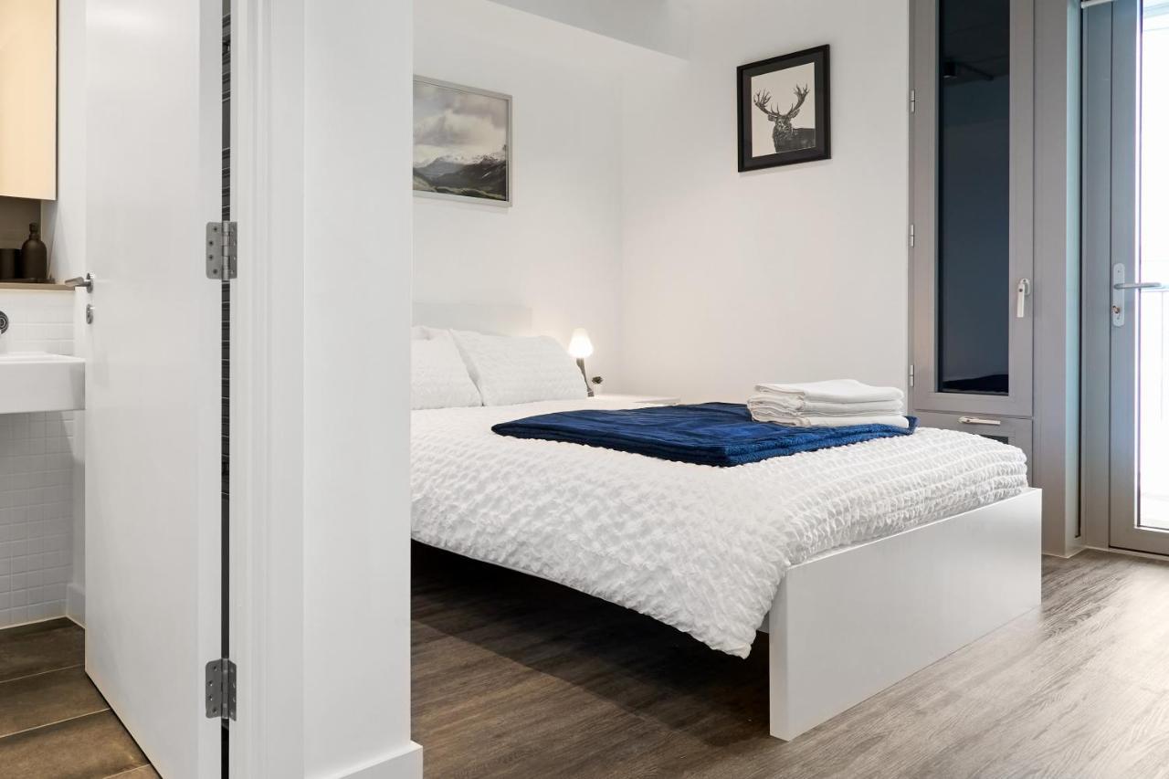 Morden Lovely 3Bedroom Apartment London Abbey Wood Екстериор снимка