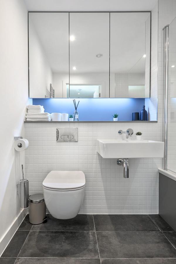Morden Lovely 3Bedroom Apartment London Abbey Wood Екстериор снимка