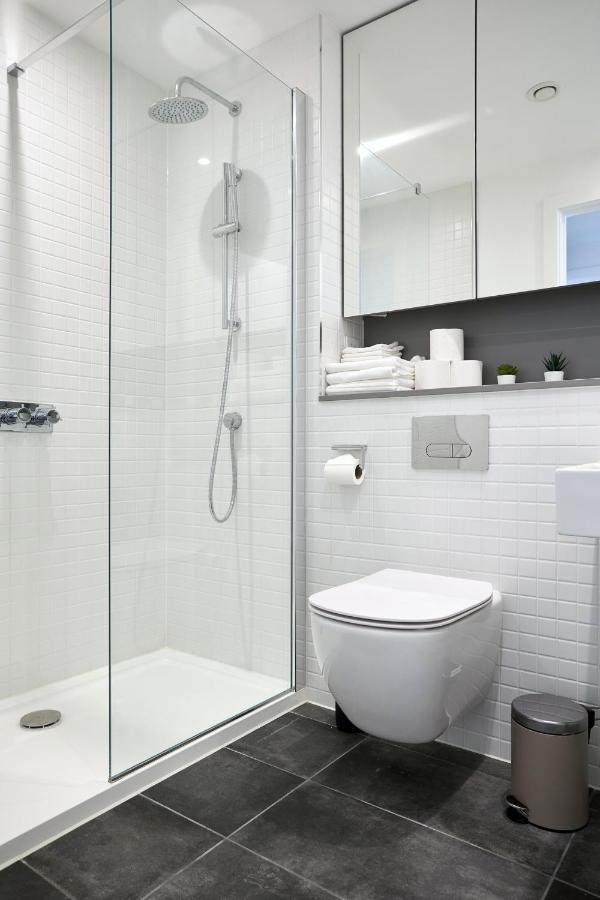 Morden Lovely 3Bedroom Apartment London Abbey Wood Екстериор снимка