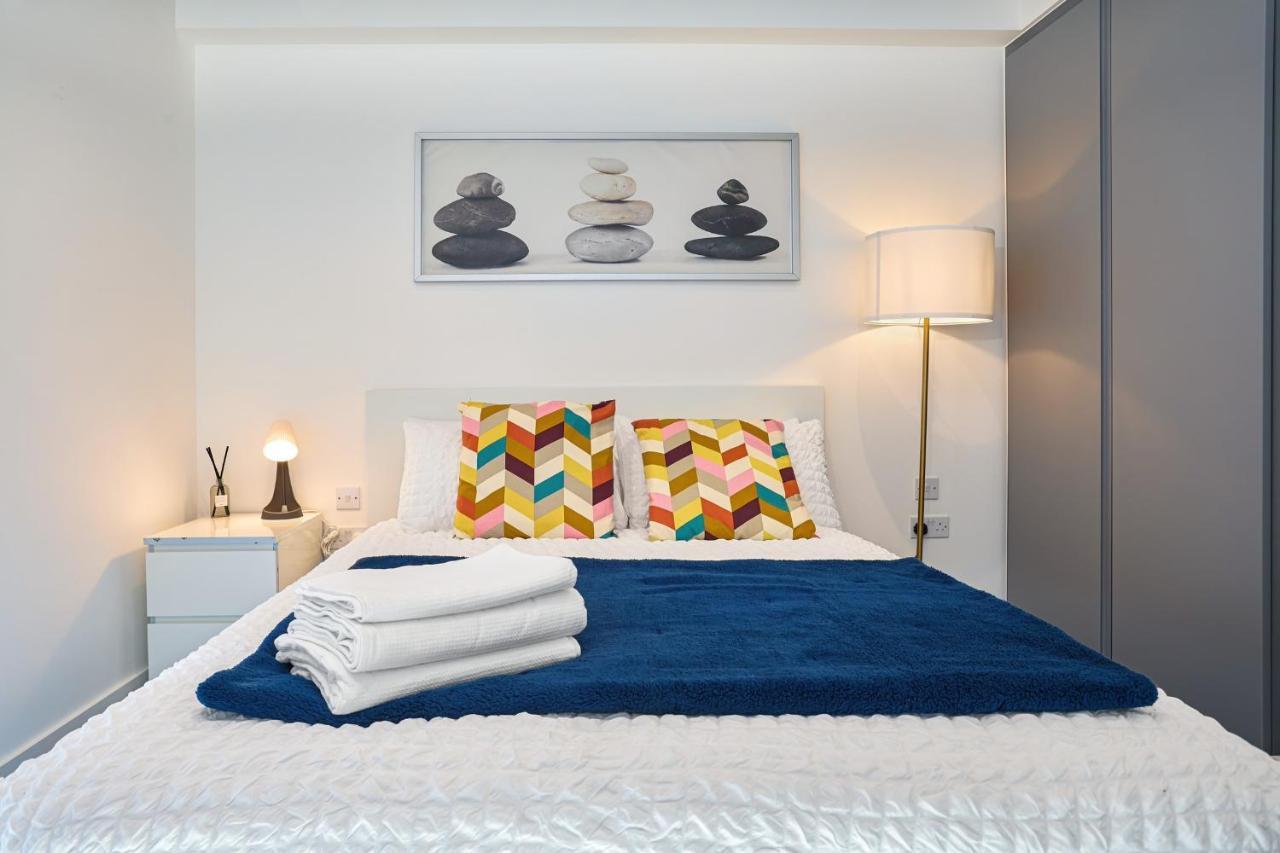 Morden Lovely 3Bedroom Apartment London Abbey Wood Екстериор снимка